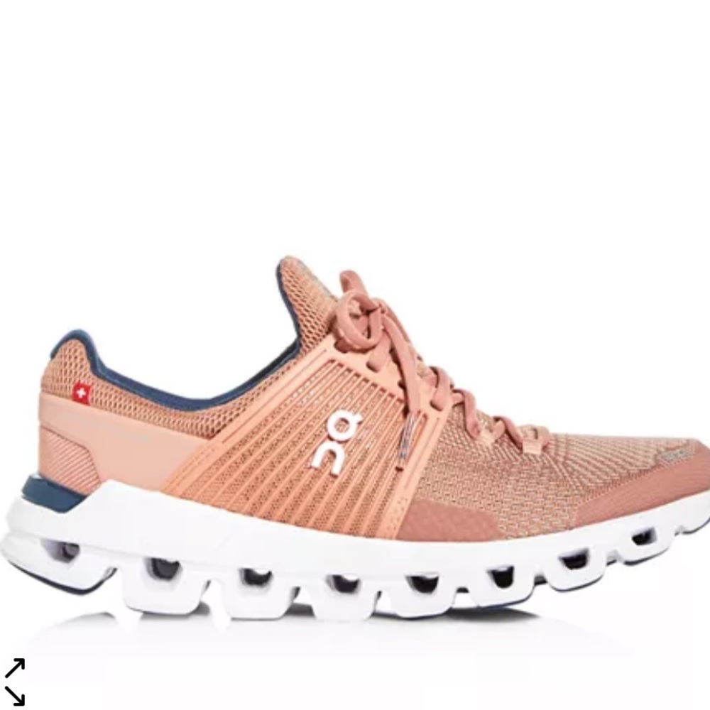 On Cloud Women’s Low Top Running Sneakers Size 9.5